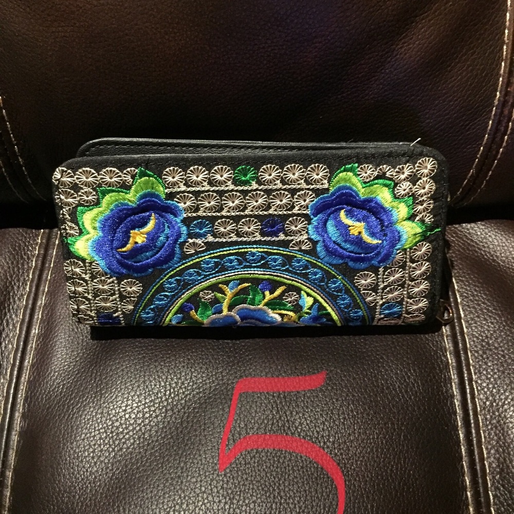 EMBROIDED WALLET